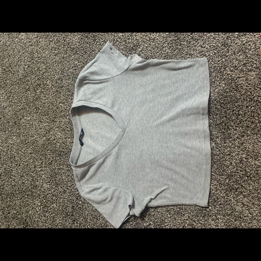 grey crop top